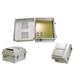 14×12×7英寸（35.6×30.5×17.8厘米）防风雨接线盒，12V直流，开孔盒盖的图片