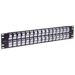 3.5英寸（8.9厘米）32端口配线架，USB A型/B型法兰安装式耦合器，屏蔽的图片